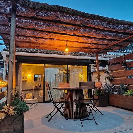 A Pramousquier Apartament *